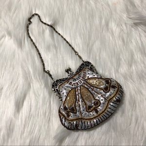 🌻SOLD🌻 Vintage // silver and gold seashell purse